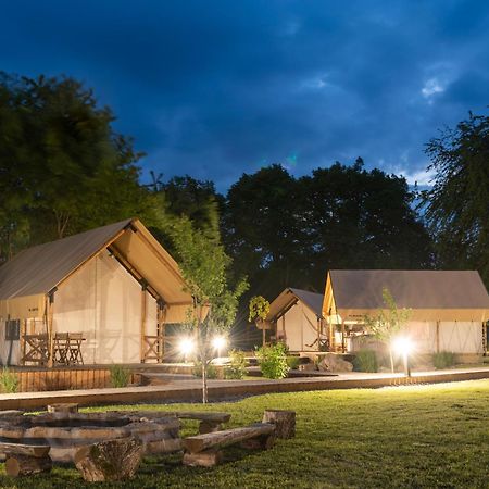 ホテル Forrest Glamping Banská Štiavnica エクステリア 写真