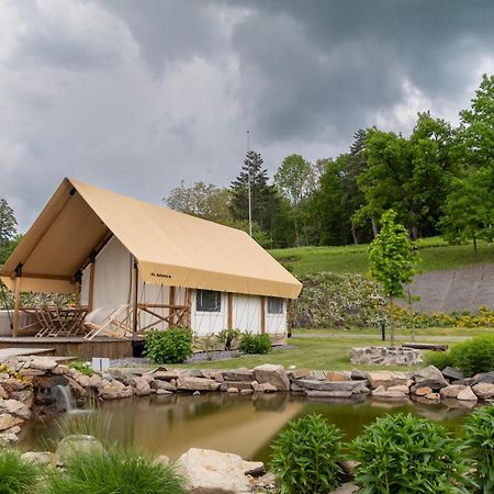 ホテル Forrest Glamping Banská Štiavnica エクステリア 写真