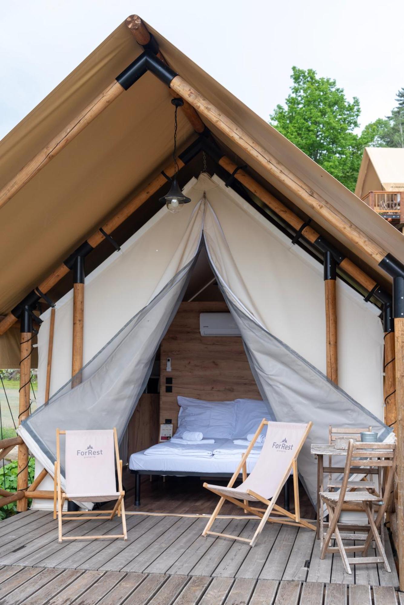 ホテル Forrest Glamping Banská Štiavnica エクステリア 写真