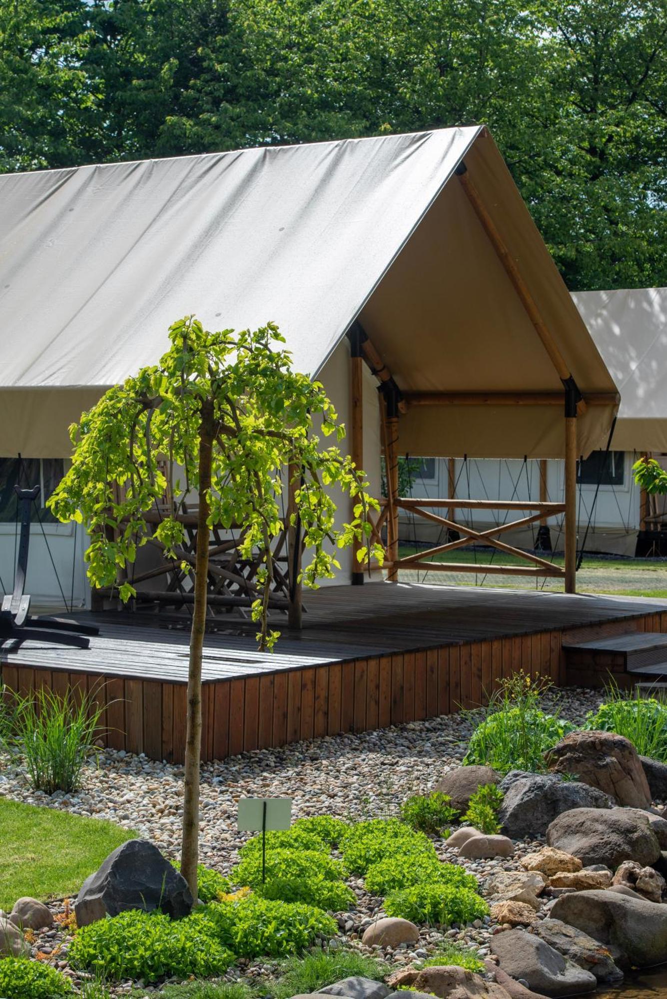 ホテル Forrest Glamping Banská Štiavnica エクステリア 写真