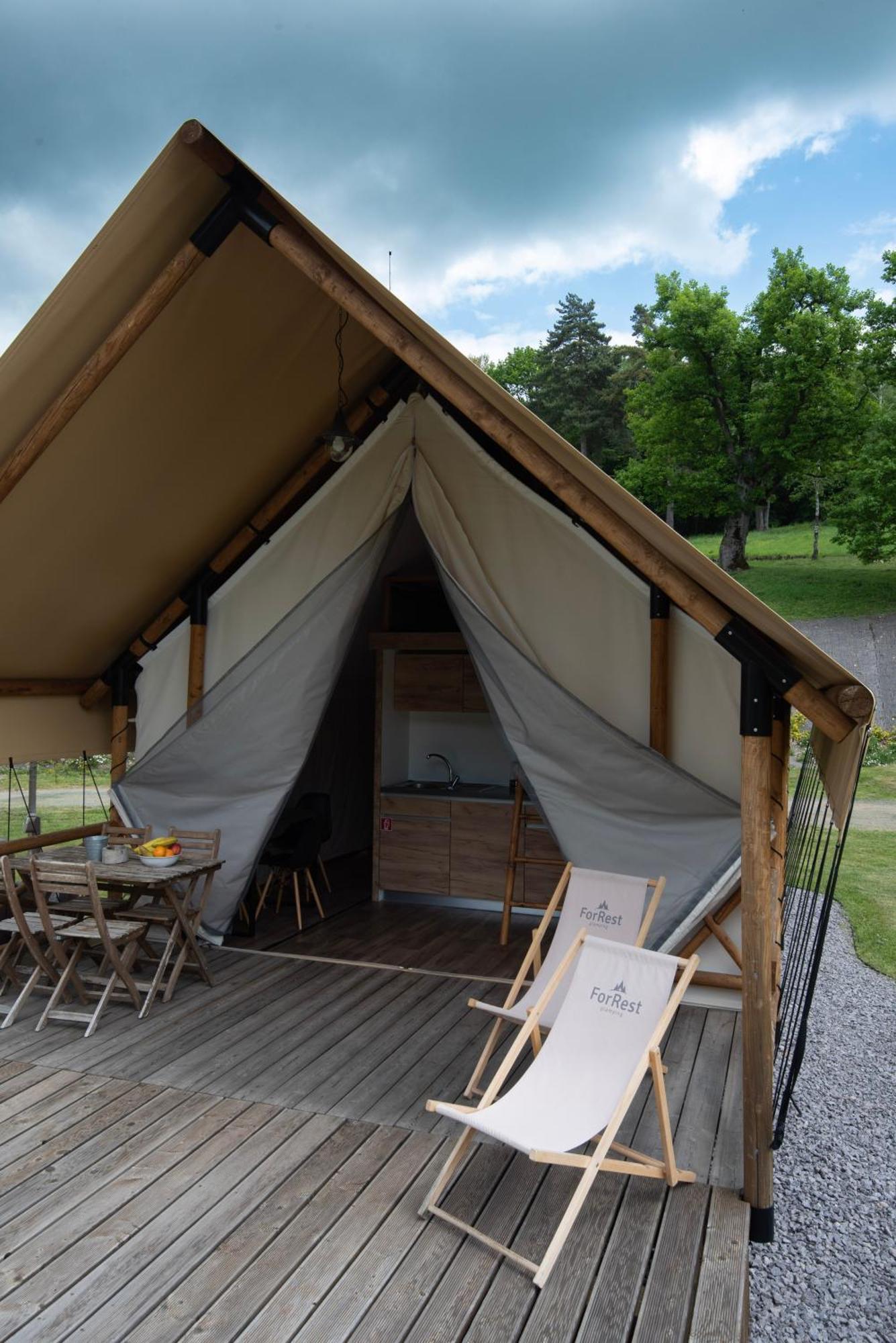 ホテル Forrest Glamping Banská Štiavnica エクステリア 写真