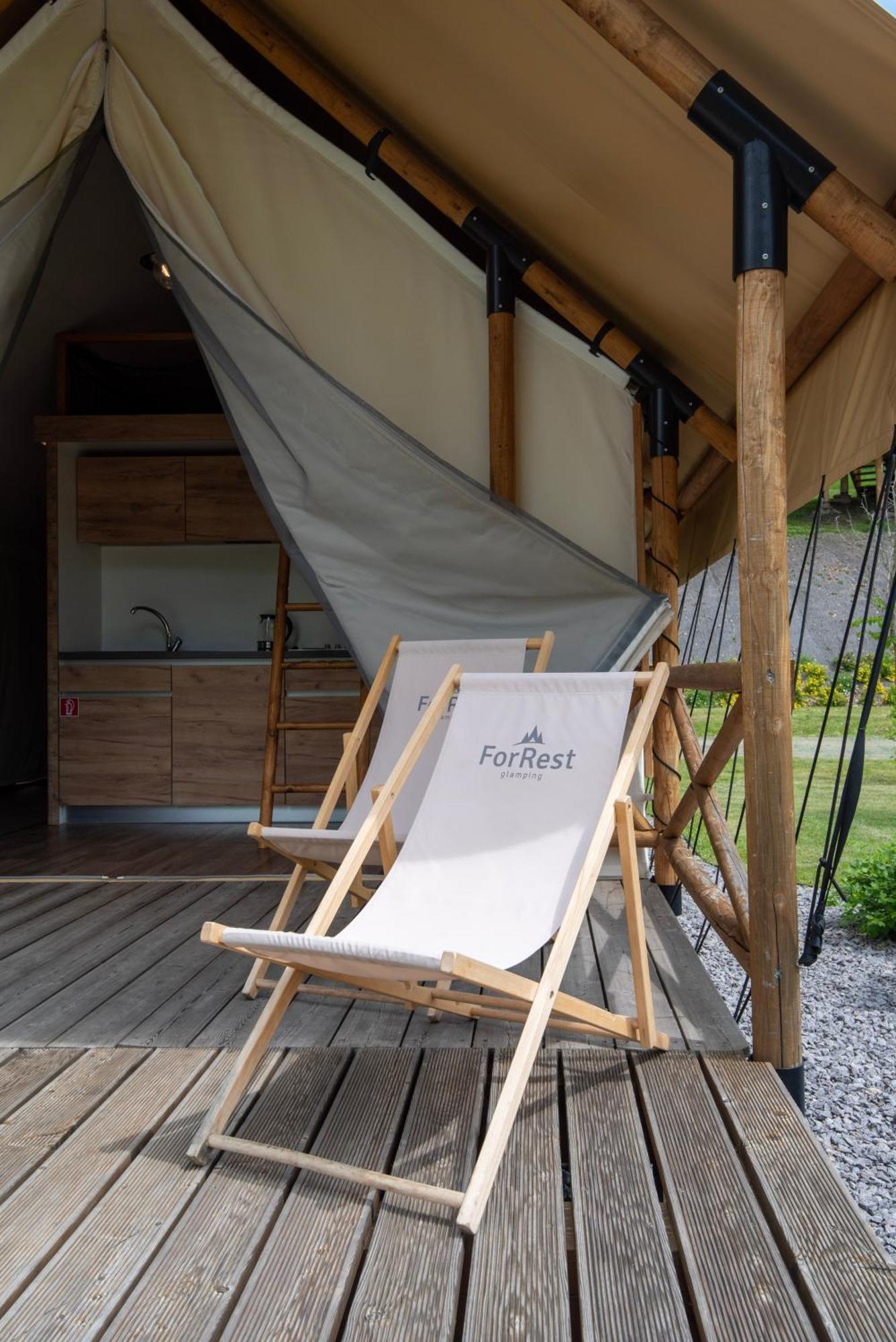 ホテル Forrest Glamping Banská Štiavnica エクステリア 写真