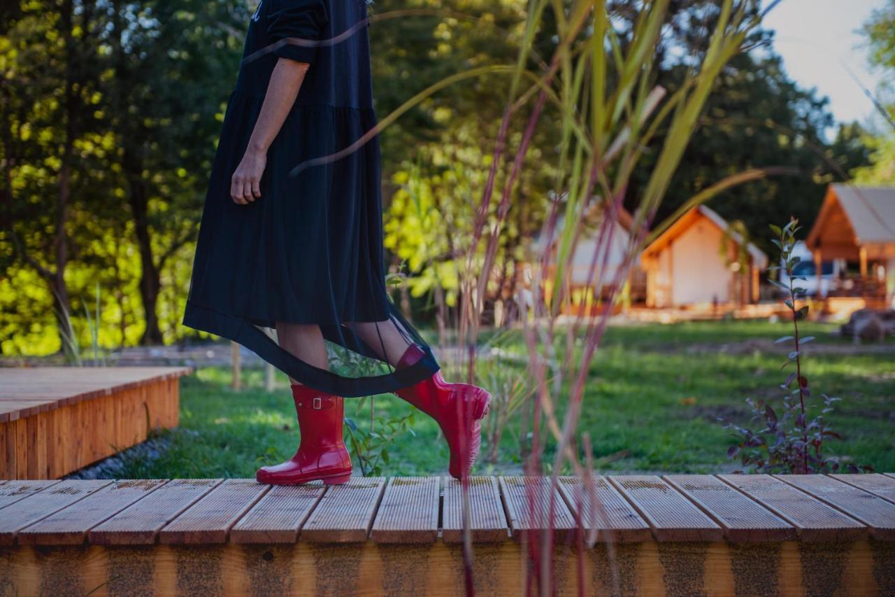 ホテル Forrest Glamping Banská Štiavnica エクステリア 写真